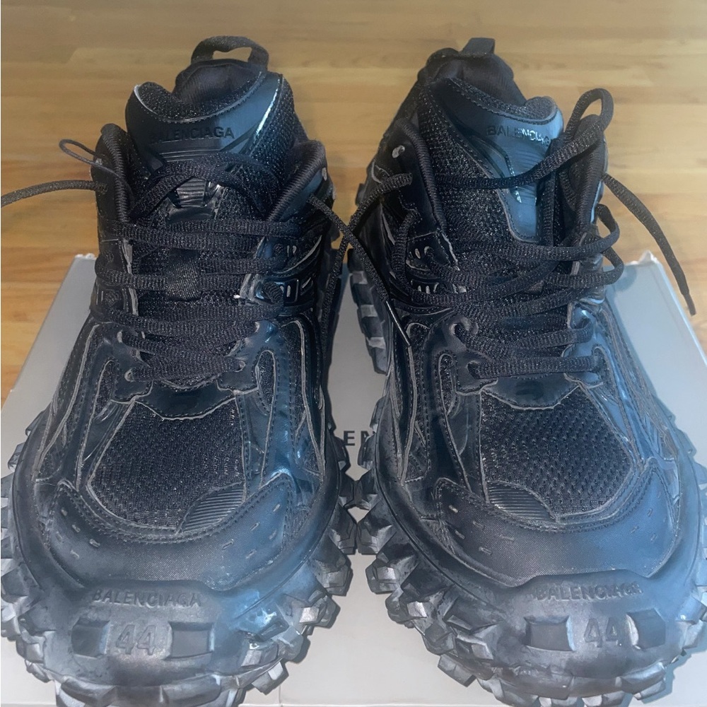 Track defender Black